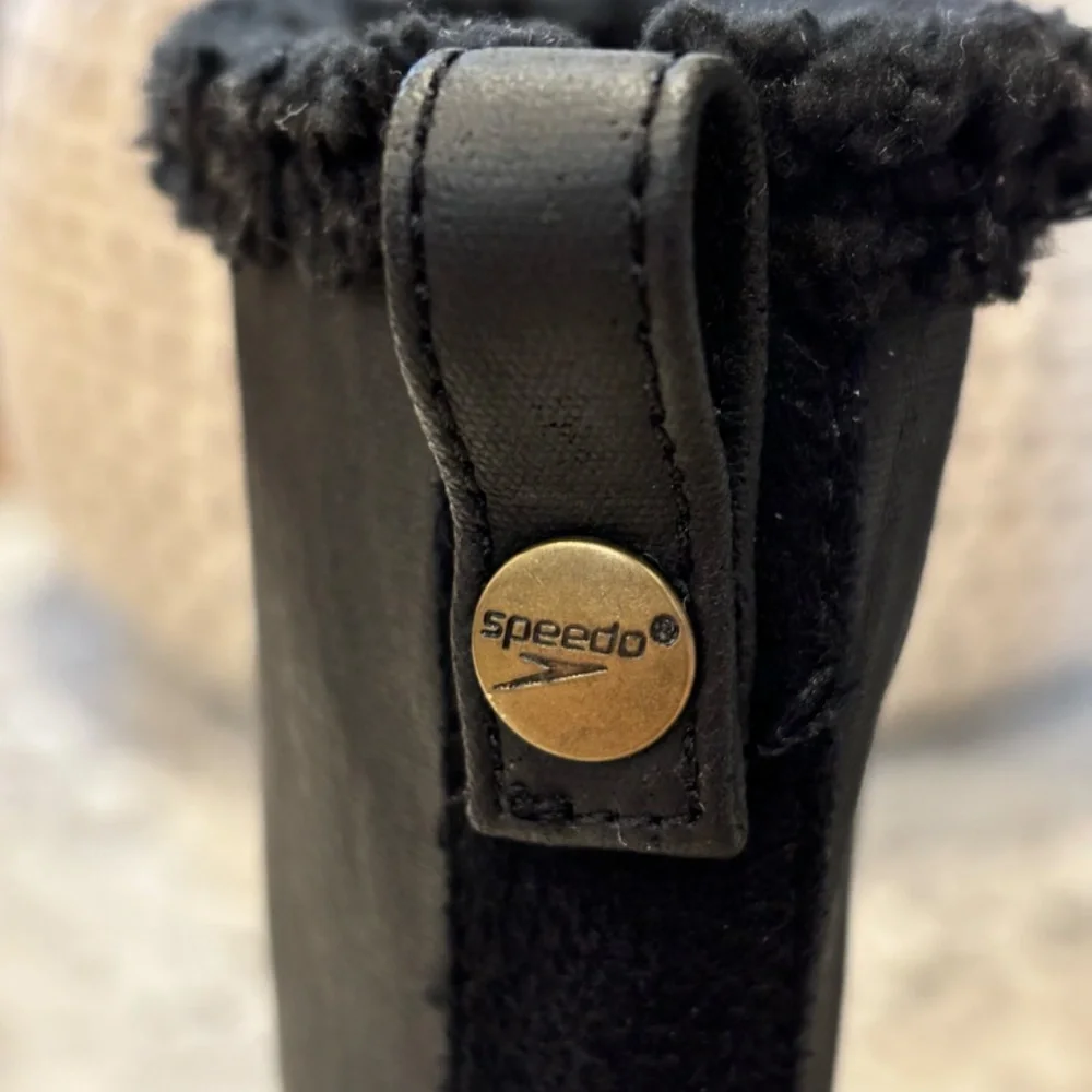 Speedo Girl's Boom Boots SZ 1 Black with White Sole Faux Fur Adjustable Height